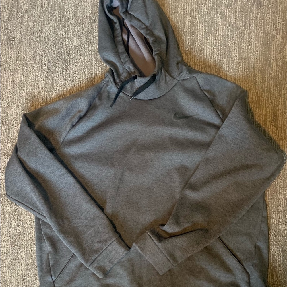 Nike Men’s hooded sweatshirt